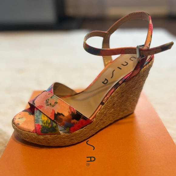 Unisa Espadrilles Pink and Peach floral Wedge Sandals - Picture 5 of 12